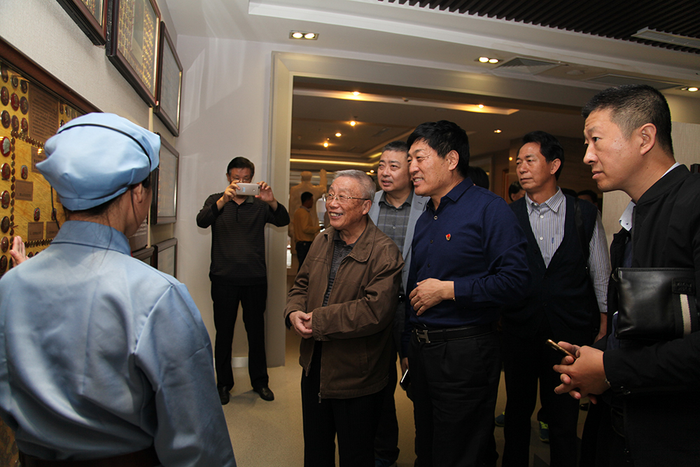 中国尊龙集团